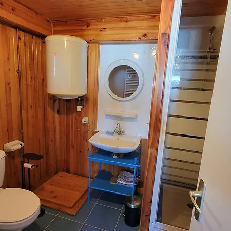 Chalet Cosy 9 Pers. Avec Balcon Sud, Poele A Bois, Wi-fi, Proche Pistes - - Fr-1-393-143